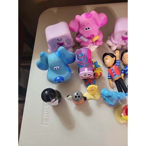 Blue's Clues Figures toy Lot Blue Magenta Mailbox Pepper etc... - Picture 6 of 7